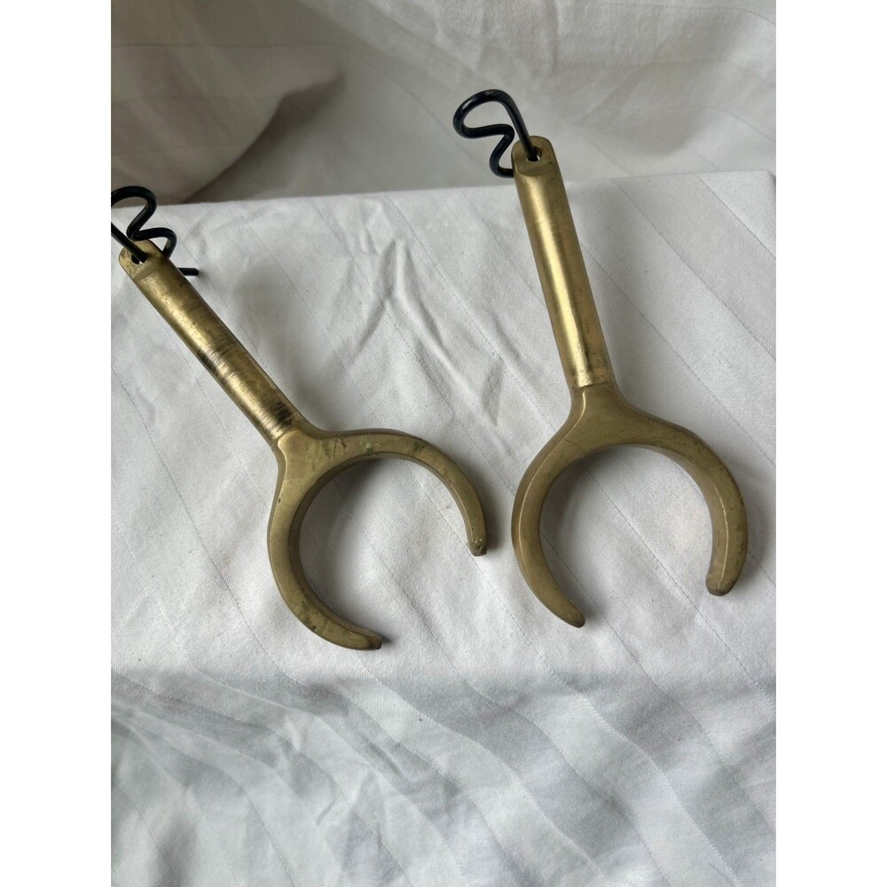 ~2~ Vintage Rowboat Oar Locks Bass or Bronze MATCHING SET OLD ANTIQUE 5" BOAT - Picture 6 of 6